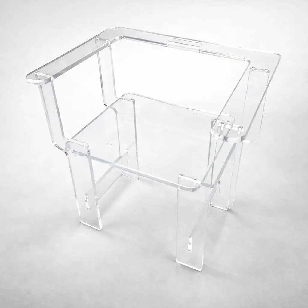 Fauteuil carre transparent en plexiglas.