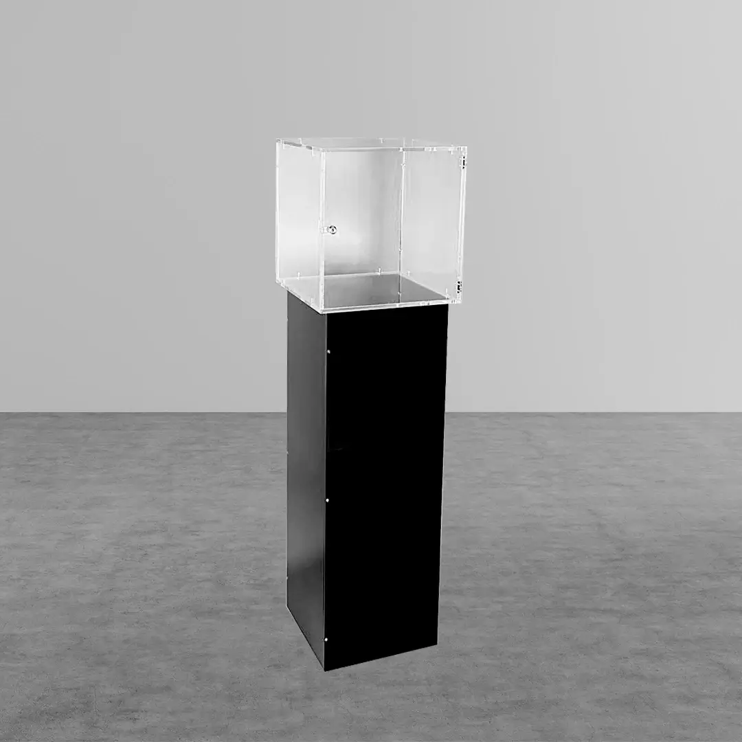 Petite vitrine plexiglass sur socle noir