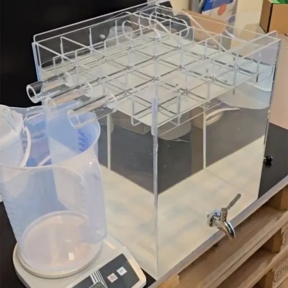 Réservoir étanche transparent sur mesure en Plexiglass transparent 10 mm – avec cylindres et plateau