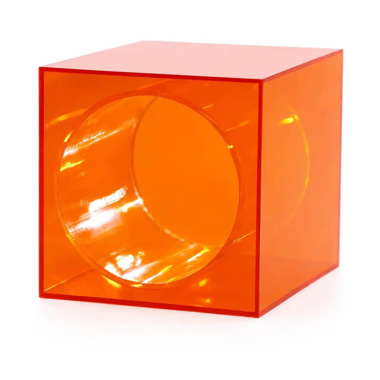 Pot en Plexiglass Orange - Carré + Double Fond Rond – Design 3 Cube en Plexiglass orange transparent 14 x 14 x H 20 cm avec cuve intérieure cylindrique ronde Ø 12 x H 15 cm