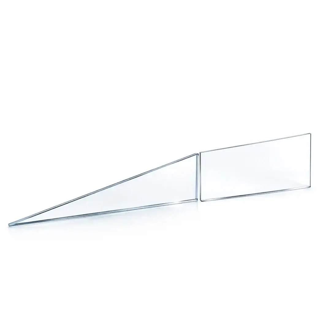 Fenêtre Plexiglass sous pente sur mesure